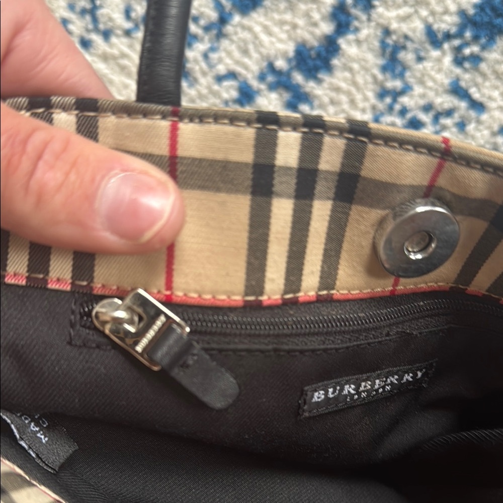 Burberry - Picture 5 of 14